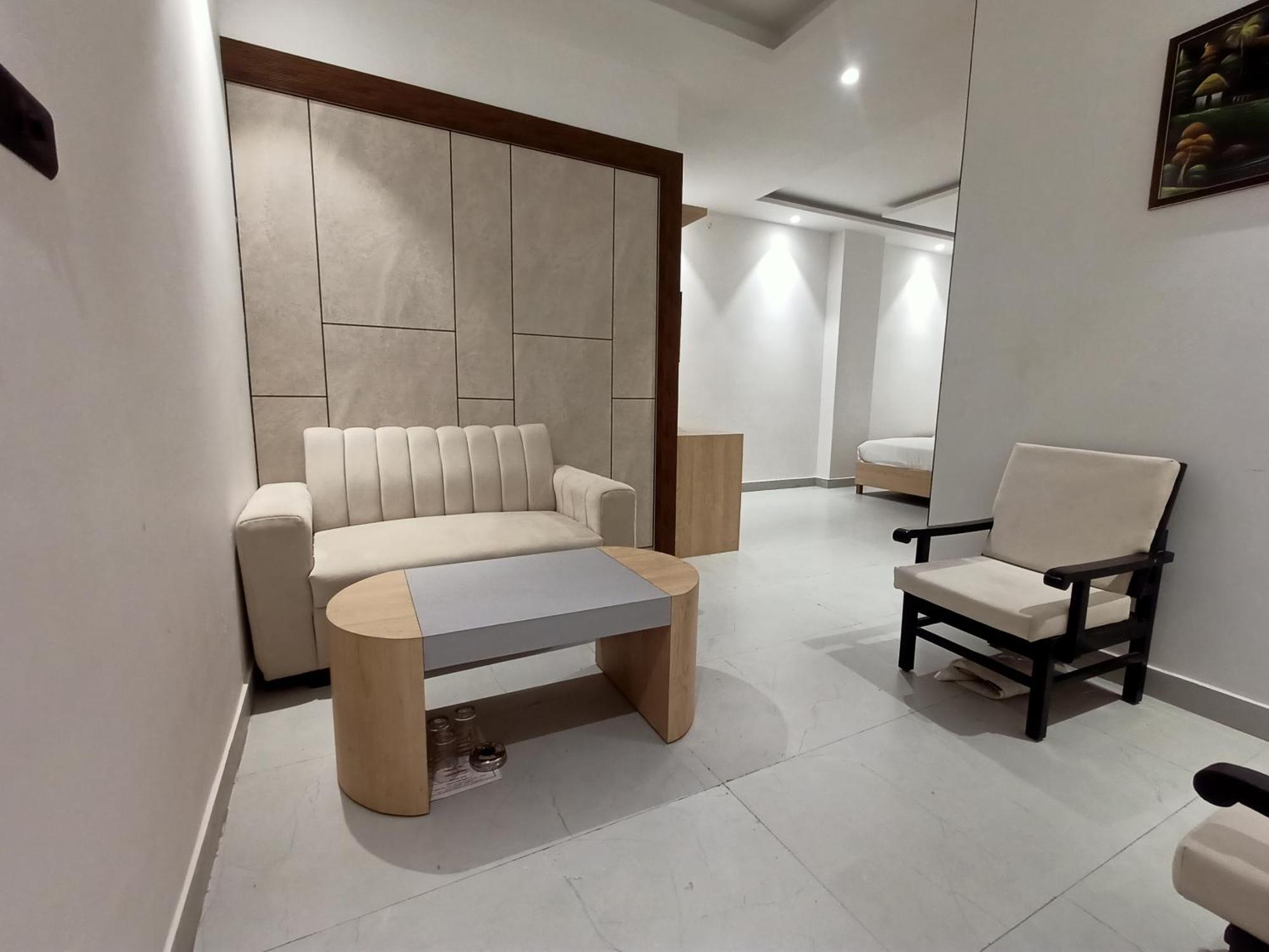 Hotel Global Inn -1 Km From Railway Station - Lift Food And Free Parking Lucknow Exterior foto