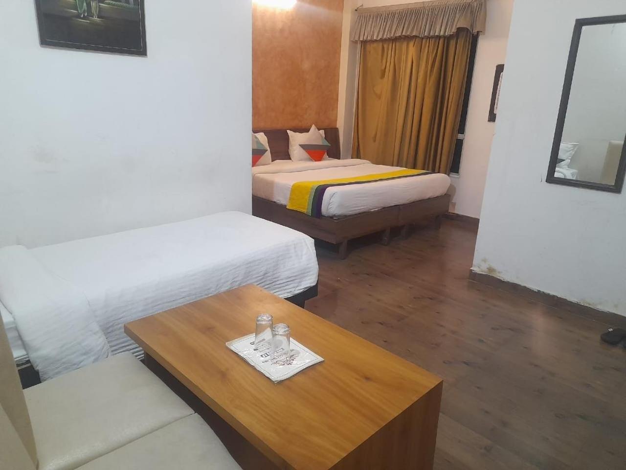 Hotel Global Inn -1 Km From Railway Station - Lift Food And Free Parking Lucknow Quarto foto